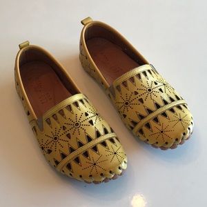 Mustard gold Spring Step shoes size 7